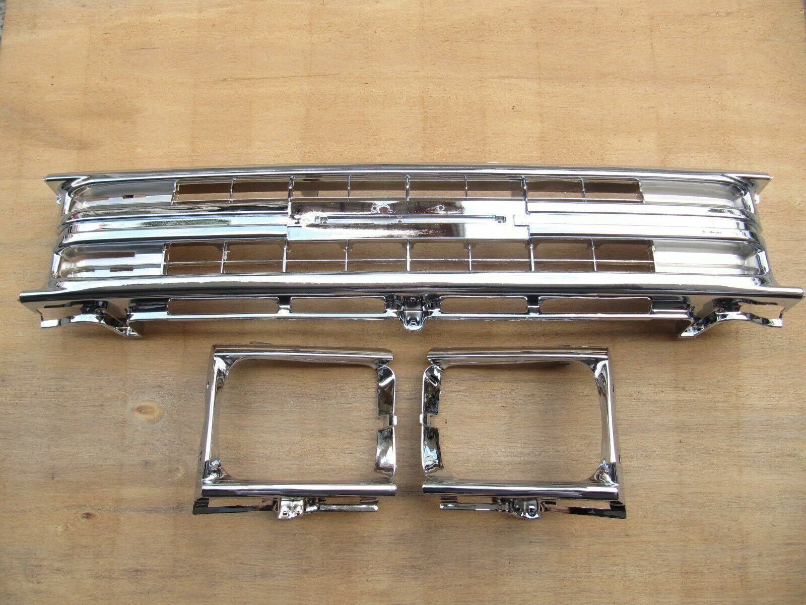 Fit For Toyota Pickup 1989-91 2WD Fully Chrome Grille Light Case Bezel W/ clips