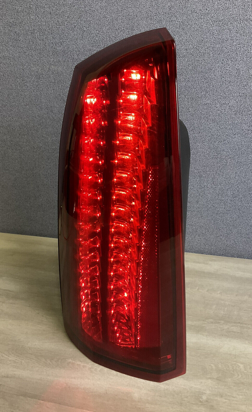 ⭐️2005-2007 Cadillac STS Driver Side (Left) Tail Light. ✅Tested. 