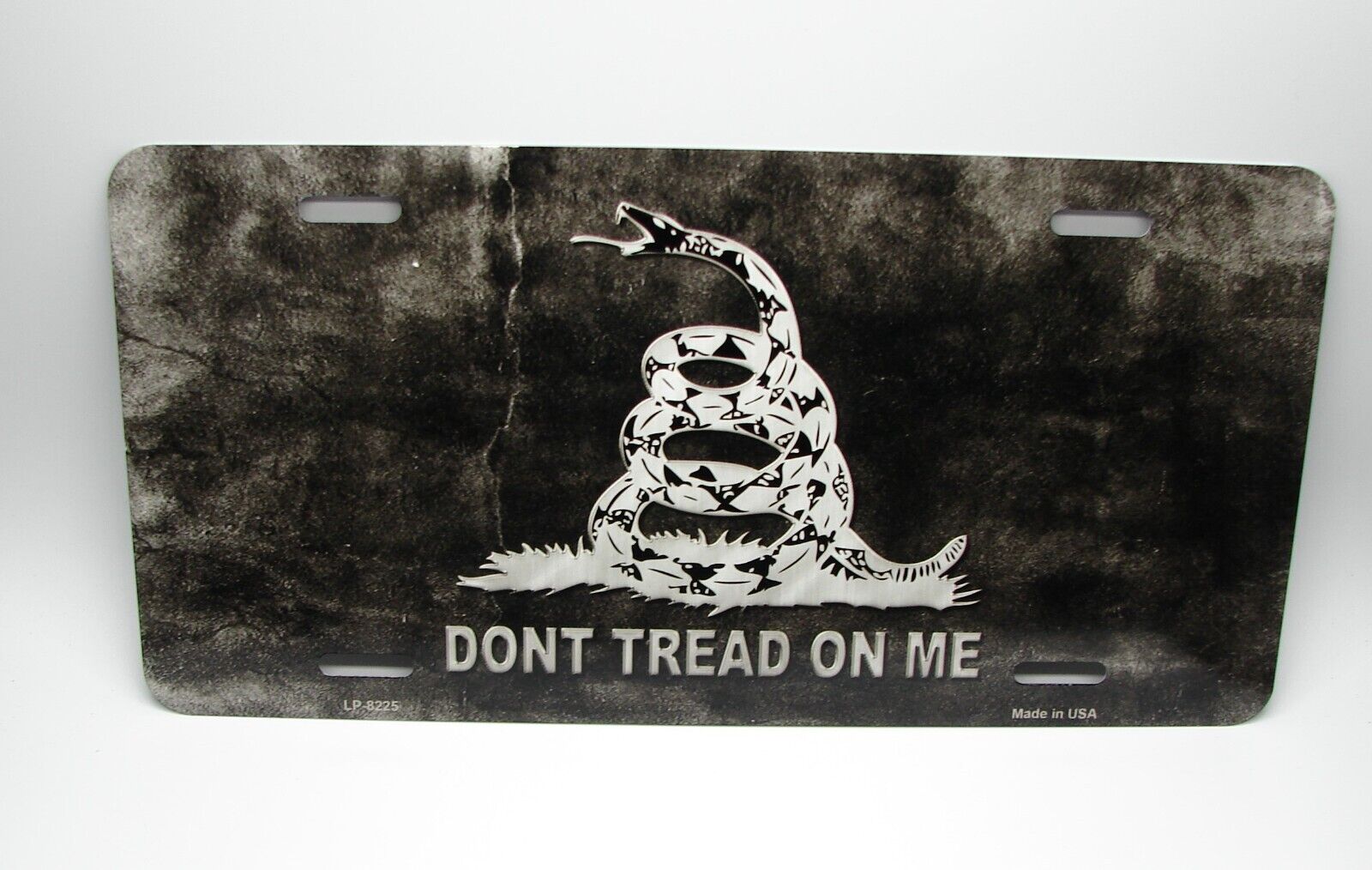 DON\'T TREAD ON ME METAL CAR LICENSE PLATE. The Gadsden Flag CAR LICENSE PLATE