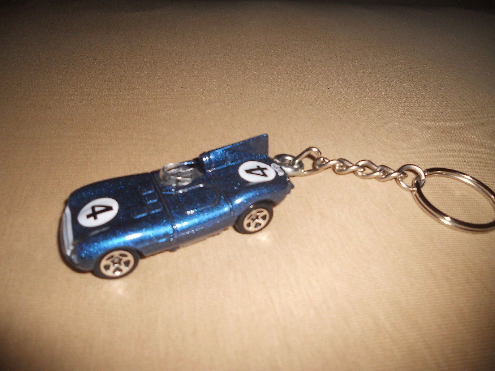 1960\'s JAGUAR D-TYPE D TYPE SPEEDSTER RACE CAR DIECAST MODEL CAR KEYCHAIN BLUE 4