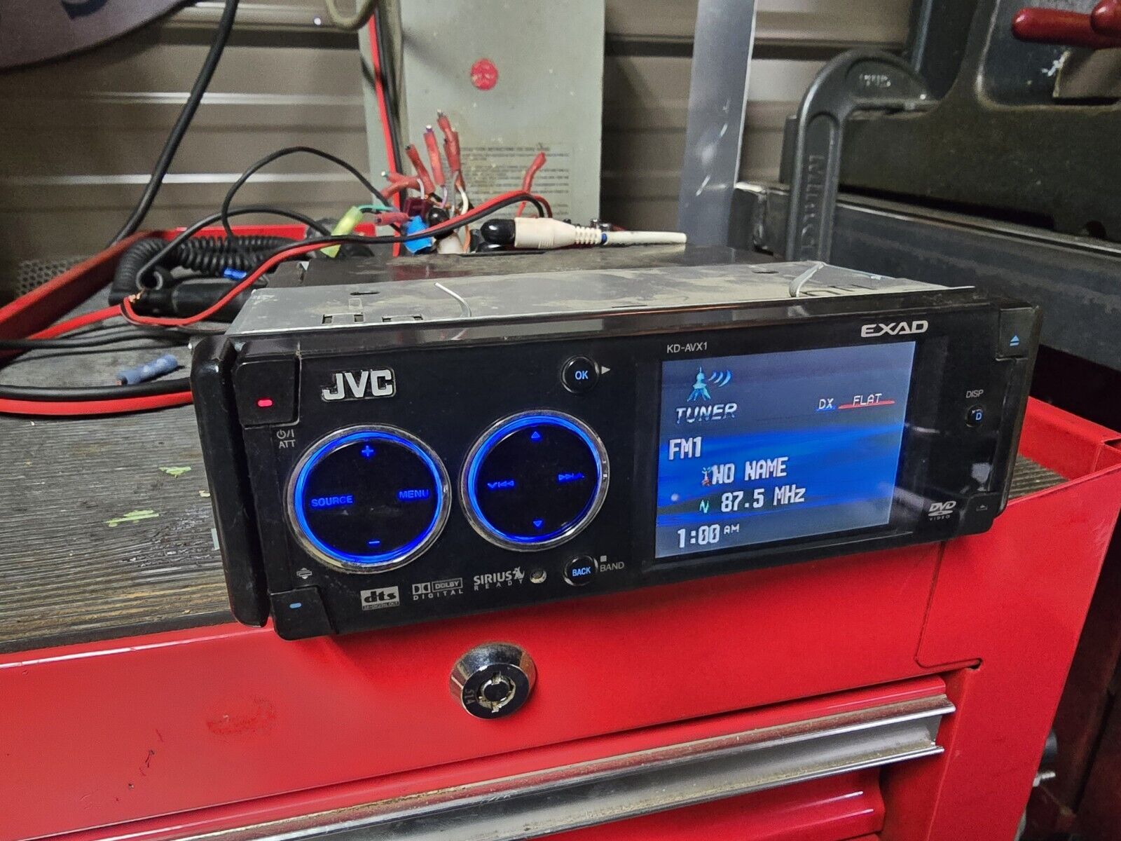 JVC KD-AVX1 EXAD MP3 DVD CD Radio player Multimedia motorized panel Old School