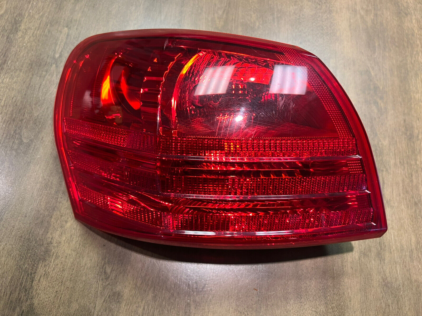 2008-2015 Nissan Rogue Driver Side Tail Light Taillight OEM D249003