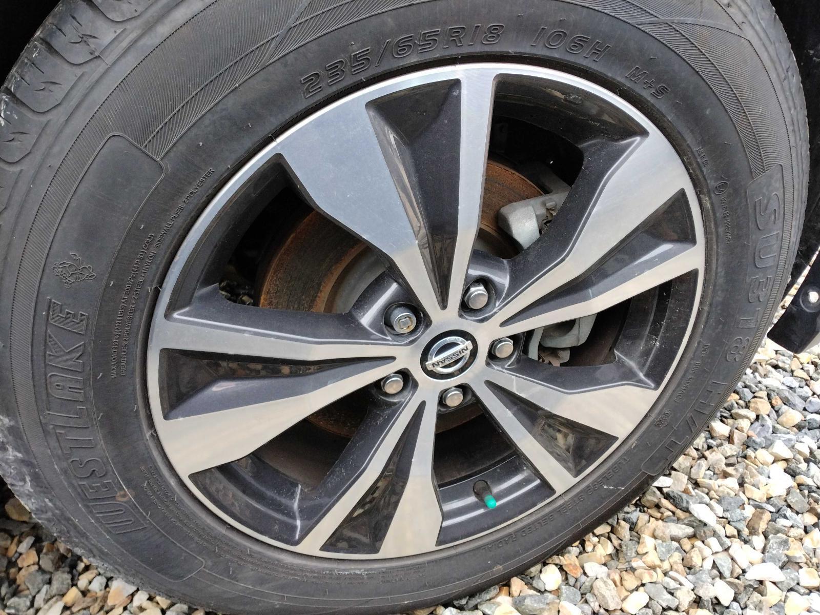 Used Wheel fits: 2019 Nissan Murano 18x7-1/2 alloy machined face with painted po