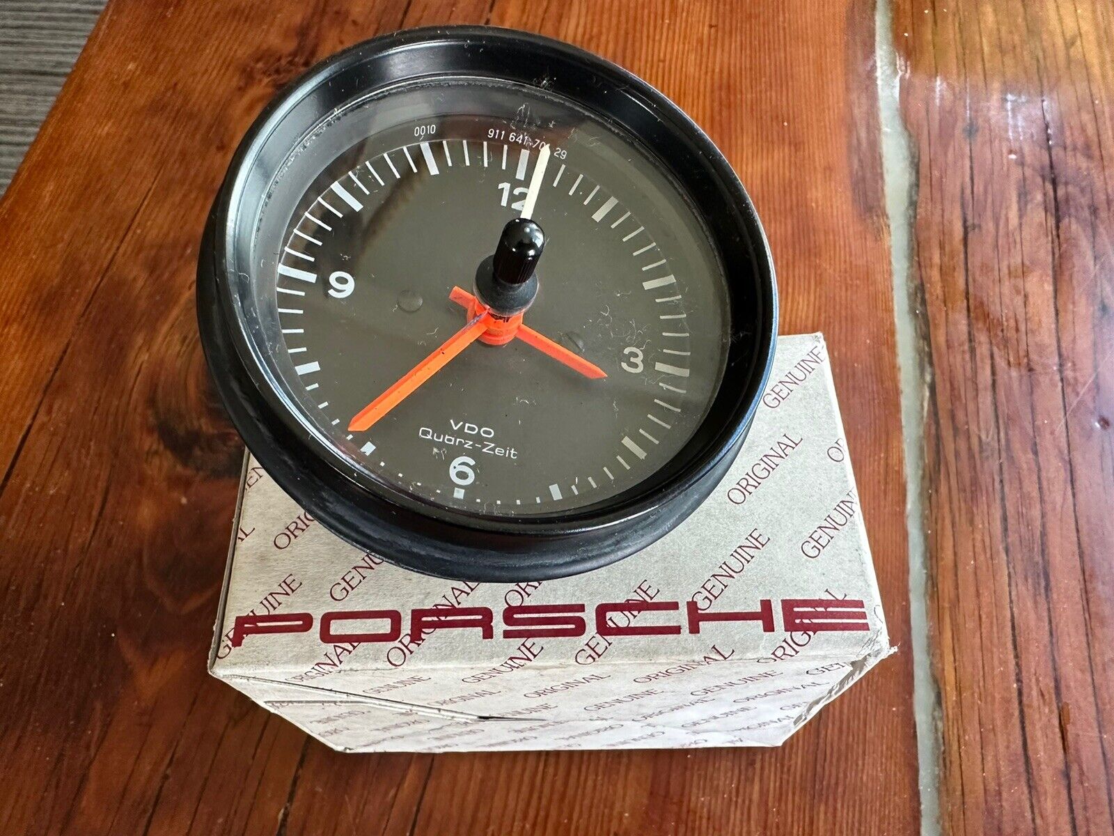 Porsche 911 930 clock VDO 91164170129 218/20/2 12v