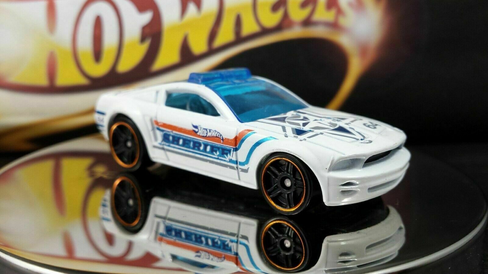 Hot Wheels Ford Mustang GT Concept  Sheriff Car White Diecast Mattel #64