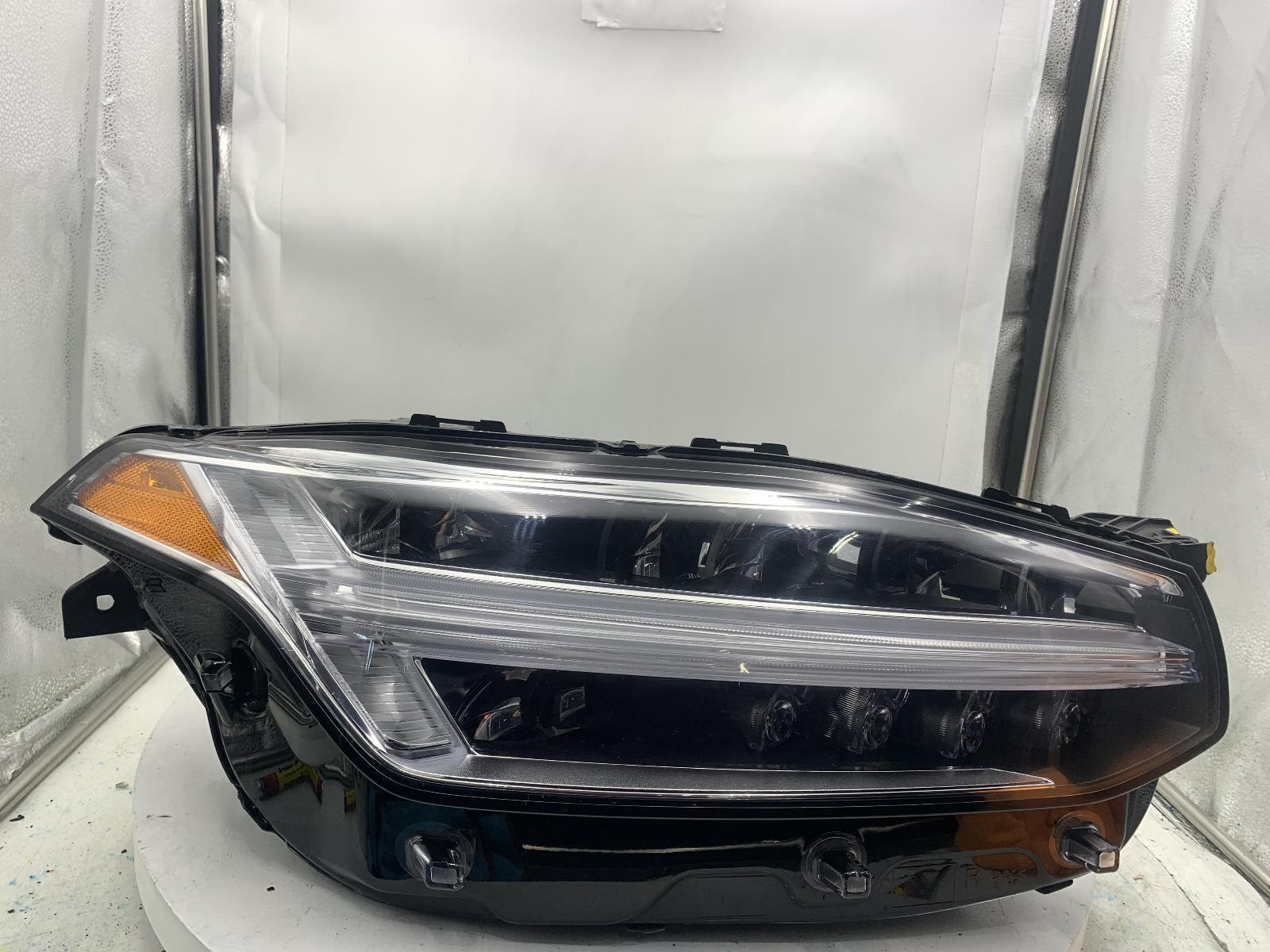 2019-20 VOLVO XC90 Headlamp (LED), w/adaptive headlamps, PSGR RT RH OEM