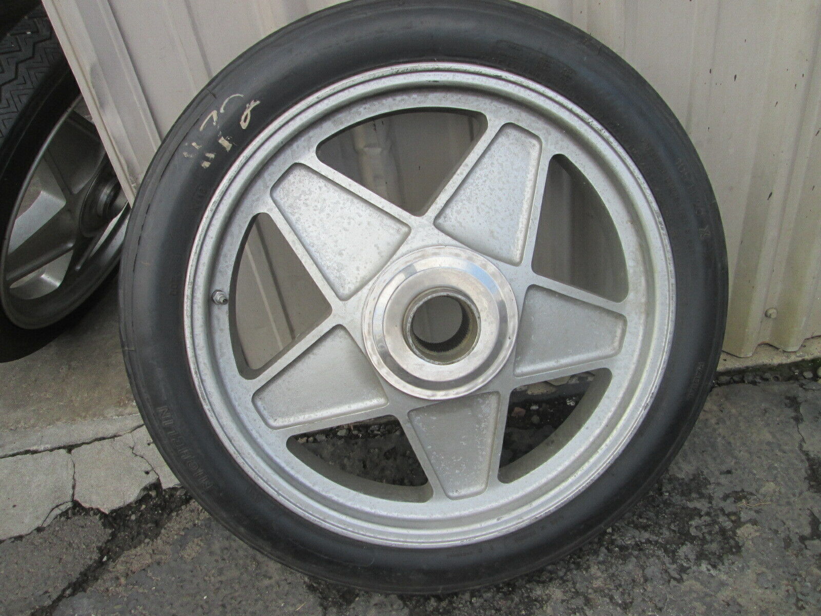 Ferrari 512BB Spare Wheel & Michelin Tire 31/4 X 20 P/N 110199 -110201