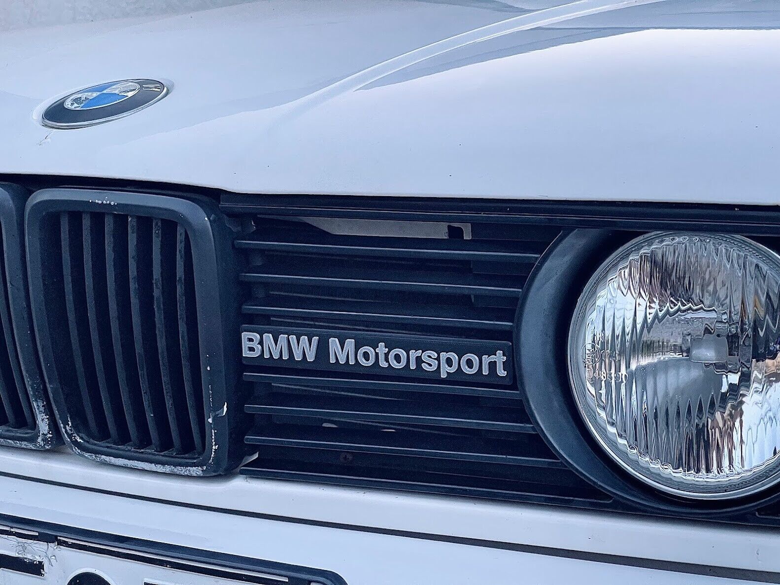 BMW E30 - BMW  Motorsport emblem