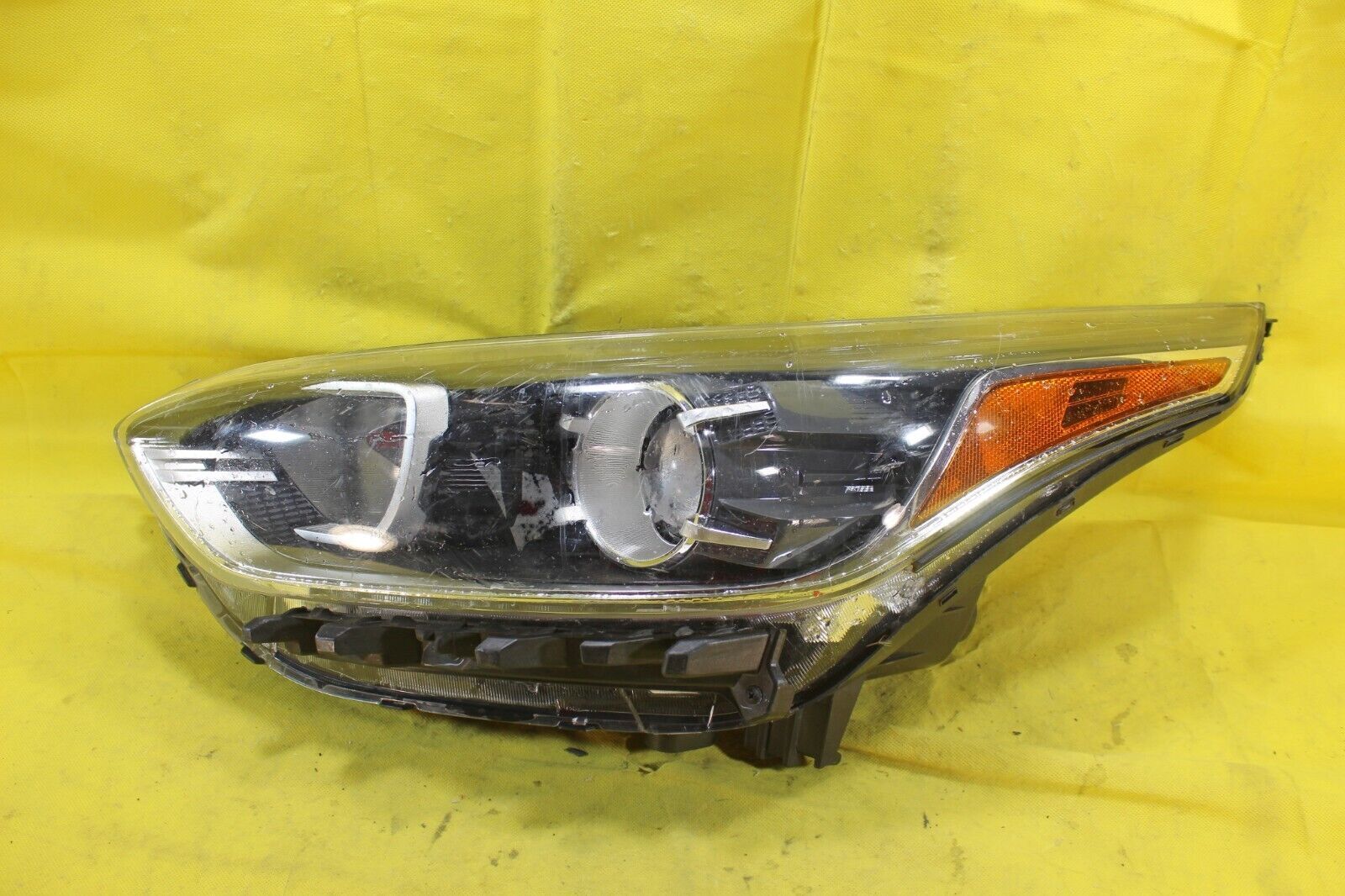 ⭐ Kia OEM 19 20 Forte LH Left Driver Headlight Headlamp OEM - 2 Tab Damaged