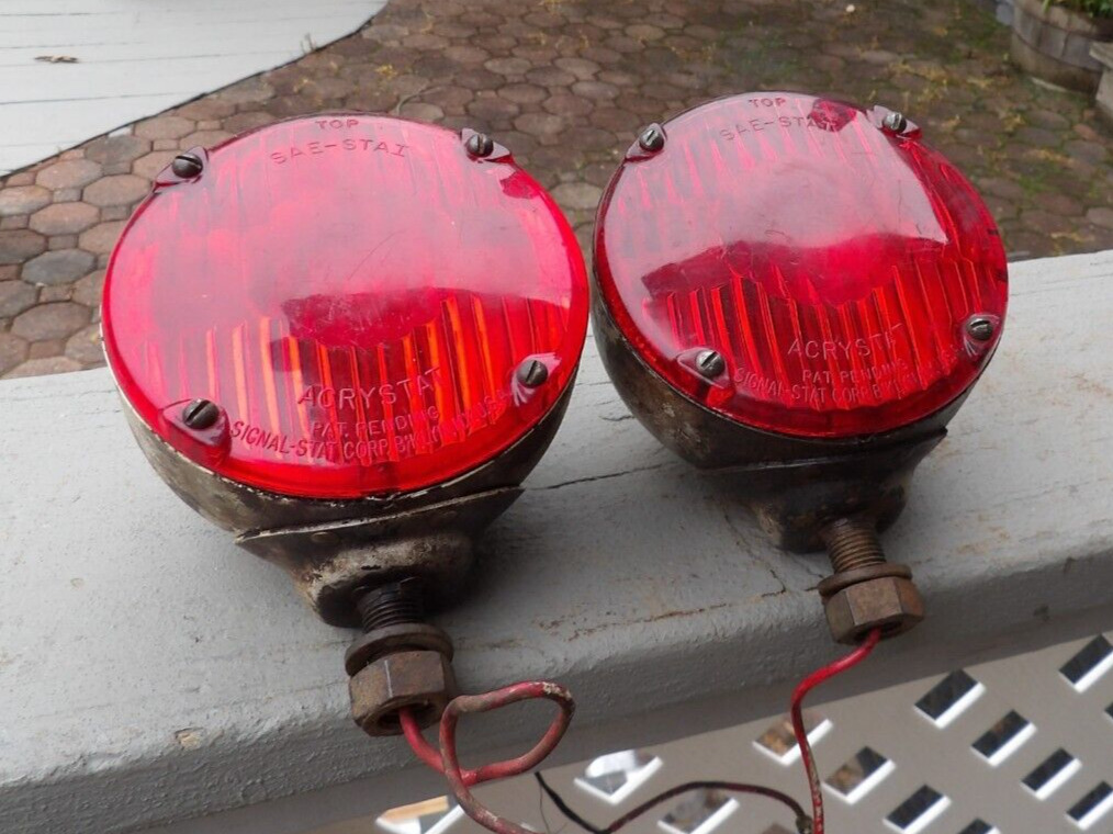 Set of 2 Vintage 1940\'s 50\'s SAE-STAI Red Stop Parking Lights Dodge ACRYSTAT