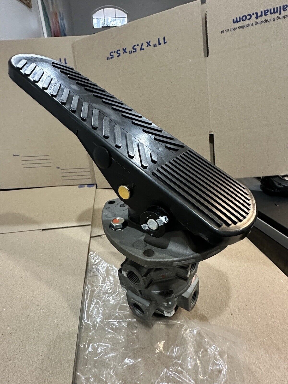Bendix / OEM Complete E6 Foot Brake Valve Treadle Assembly 287097