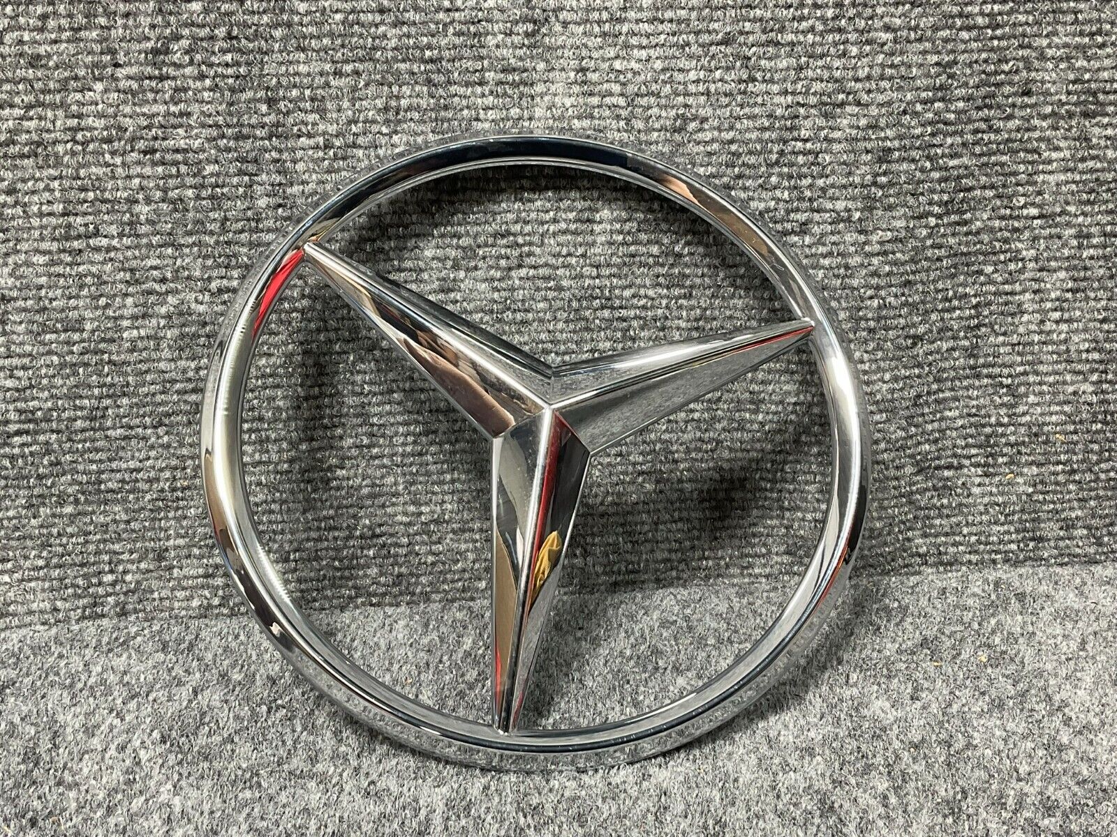 2019 - 2022 Mercedes-Benz A 220 Front Chrome Grille Emblem Logo A0008171001