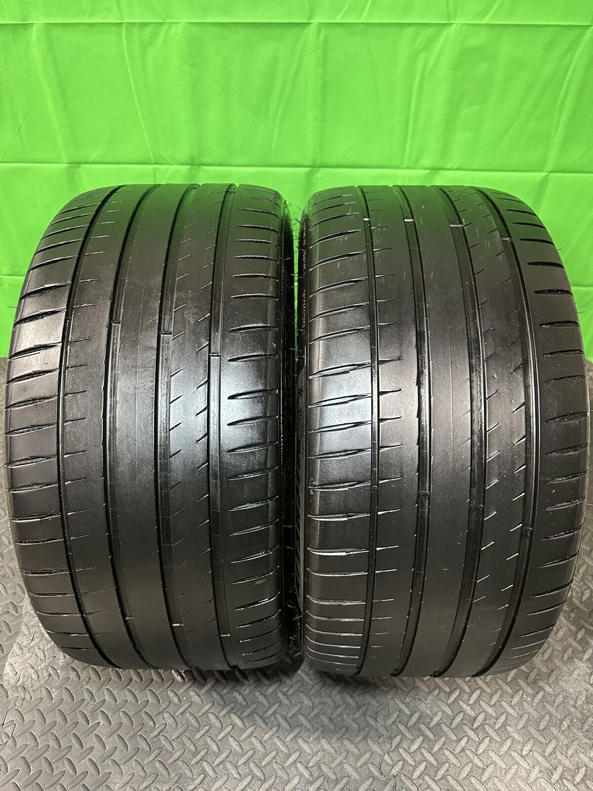 Michelin Pilot Sport 4S ZP 285/35R20 104Y Tires
