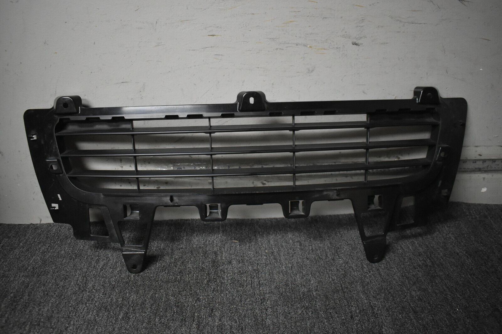 PORSCHE 911 S FRONT BUMPER GRILLE MOUNTING FACTORY OEM