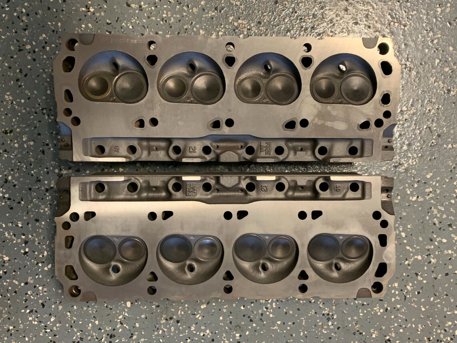 302 FORD GT40 3BAR CYLINDER HEAD PAIR WITH 7/16\