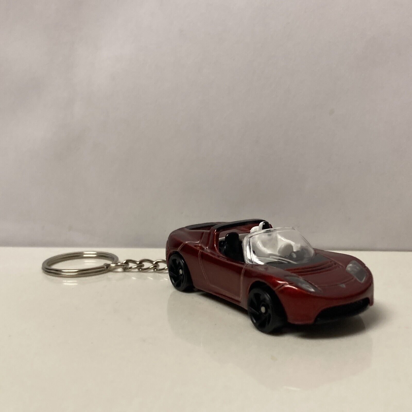 RARE KEY CHAIN RED TESLA ROADSTER SPACEMAN CUSTOM LIMITED EDITION 2008 2009-2012