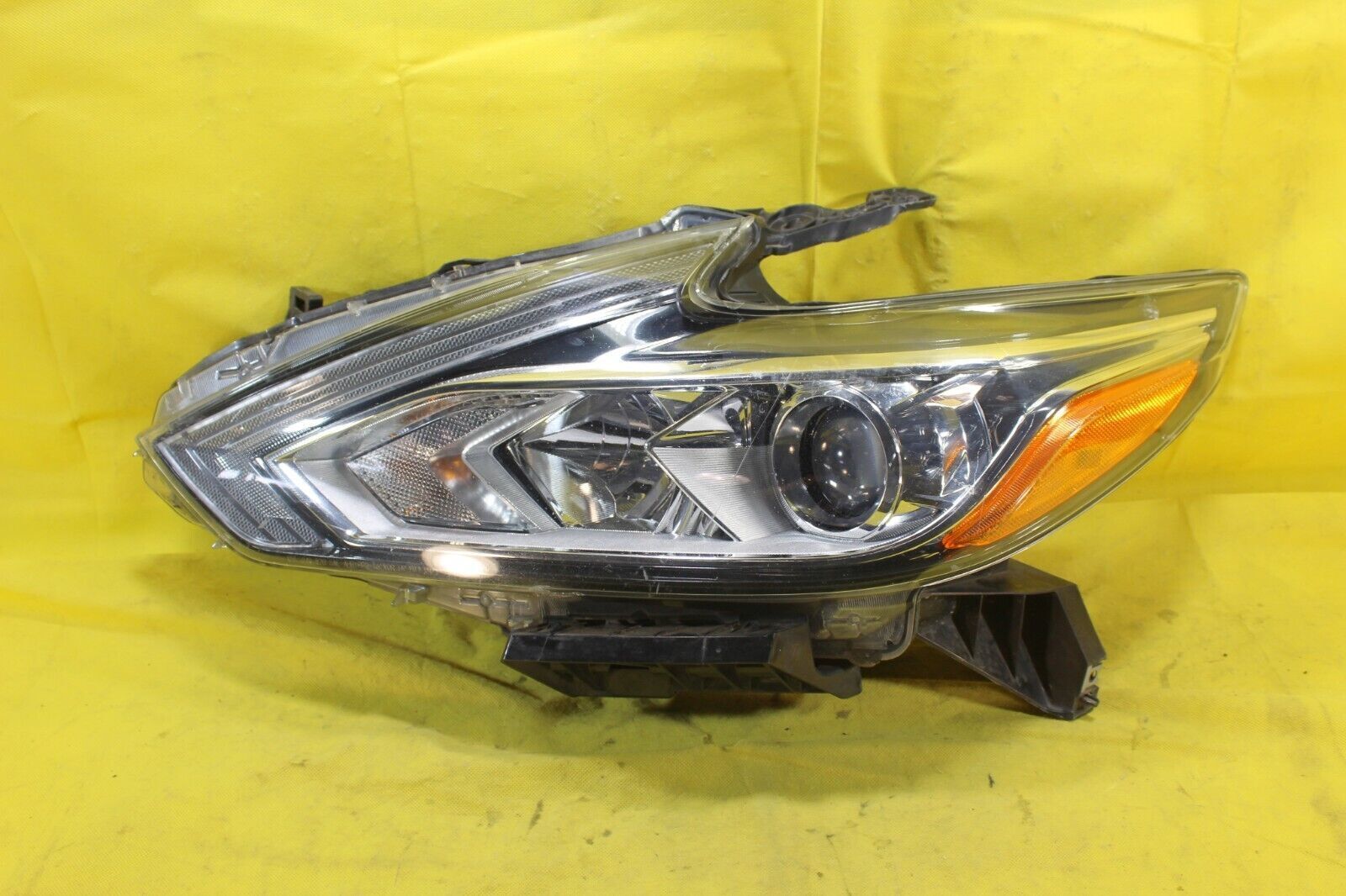 🌨    Nissan 16 17 18 Altima Left LH Driver Headlamp Headlight OEM ~ Good