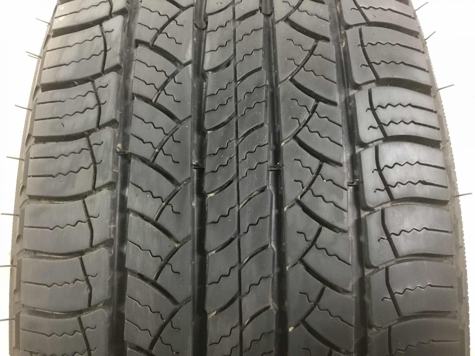 Set Of 2 P235/65R18 Michelin Latitude Tour 106 T Used 7/32nds