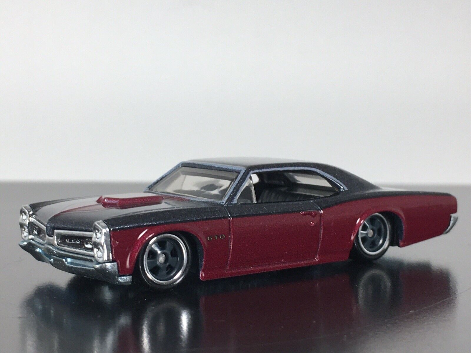 1966 66 PONTIAC GTO 1:64 SCALE COLLECTIBLE  LIMITED DIORAMA DIECAST MODEL CAR