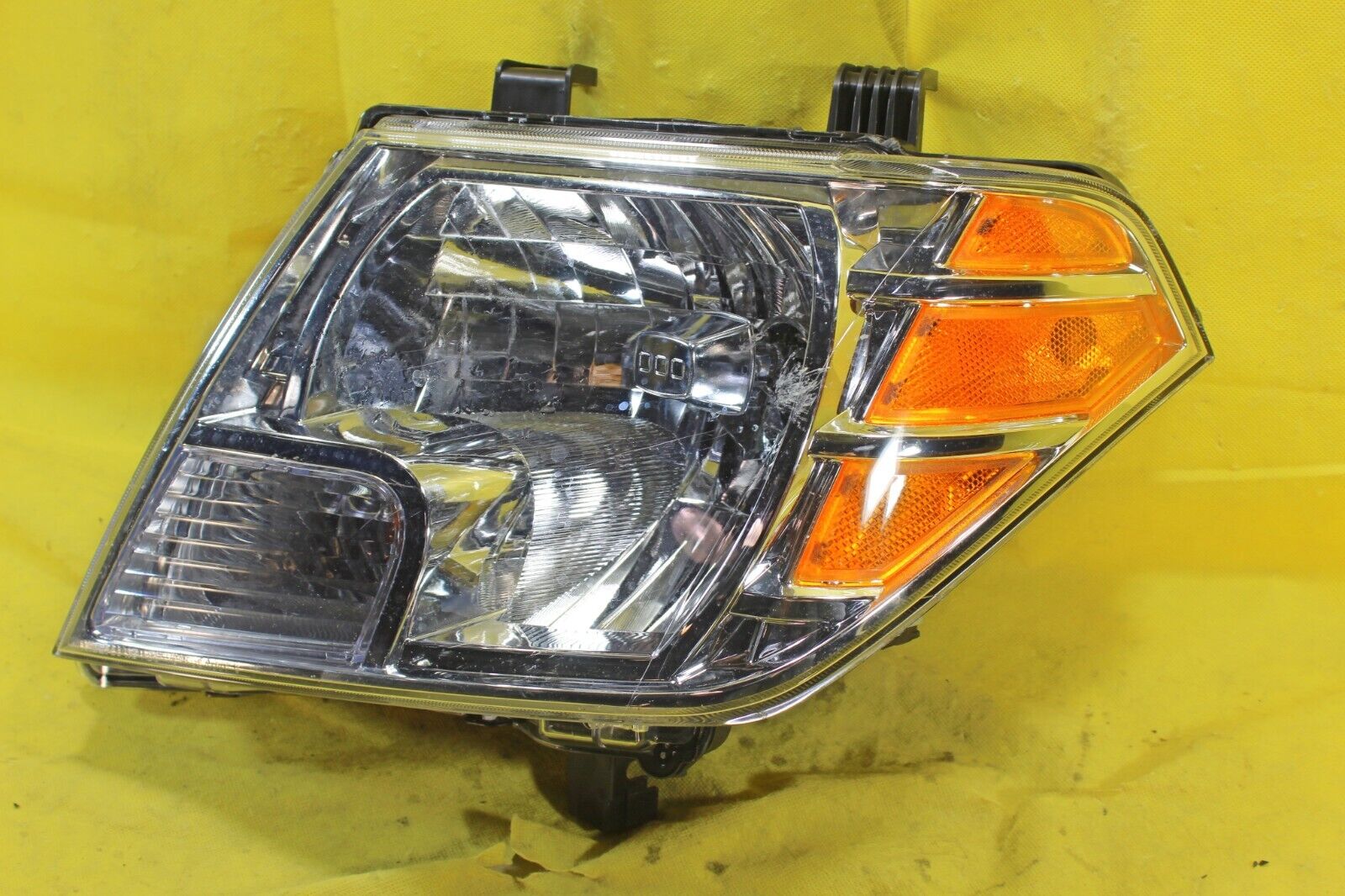 🔥 Nissan 2009 to 2018 Frontier Left LH Driver Headlight OEM - MINOR DAMAGES