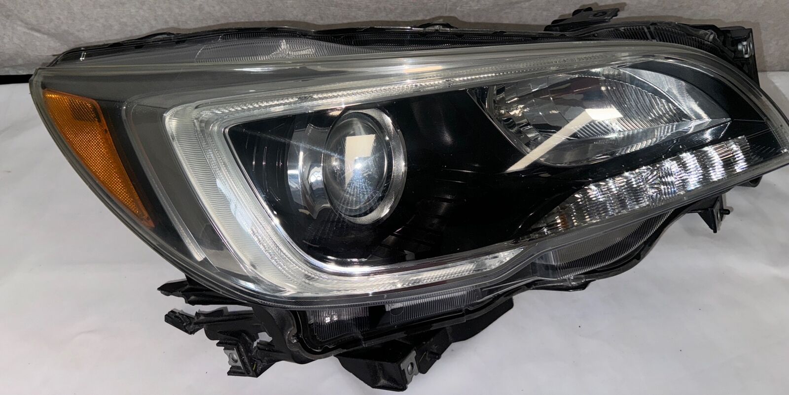 2015-2017 Subaru Legacy / Outback RIGHT Passenger OEM Xenon HID Headlight Lamp✅