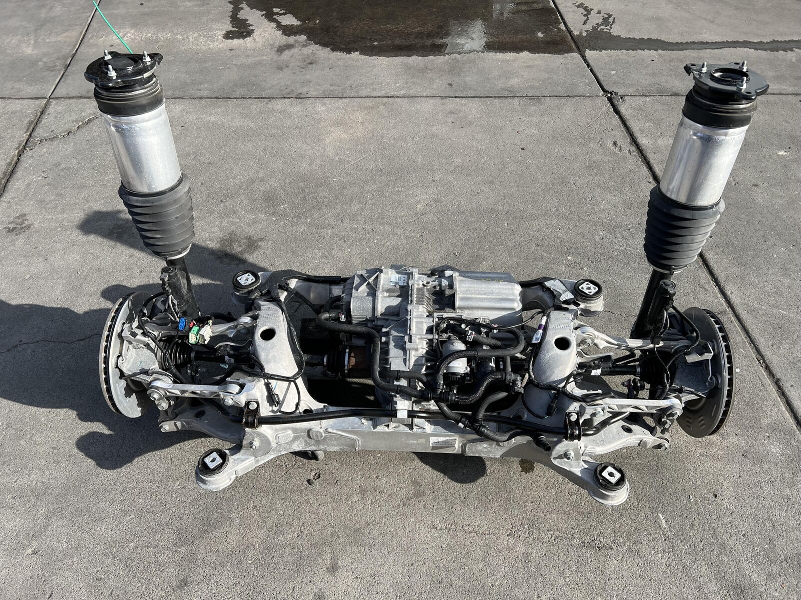 2019 2020 Tesla Tesla Model S X Rear Drive Unit Electric Motor 1037000-20-A OEM