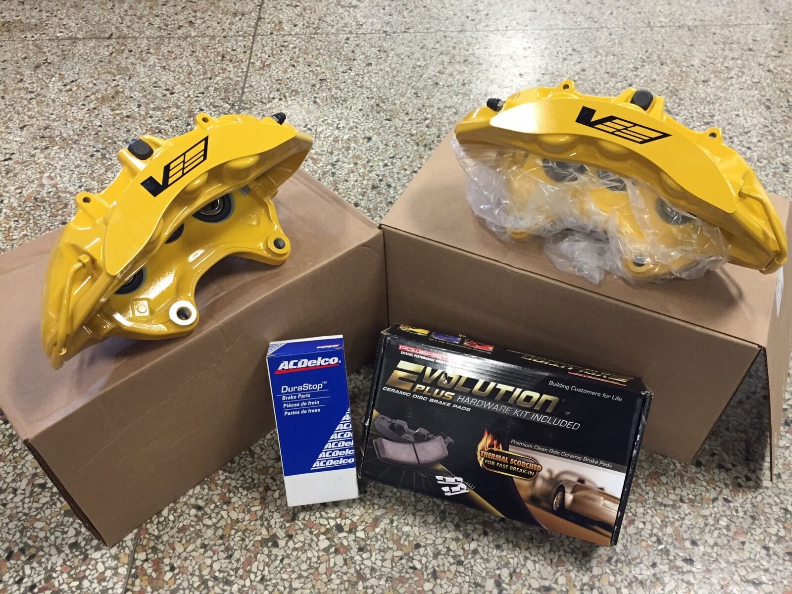 2009-13 Cadillac CTS-V Brembo Yellow 6 Piston Front Calipers pads + pins + Bolts