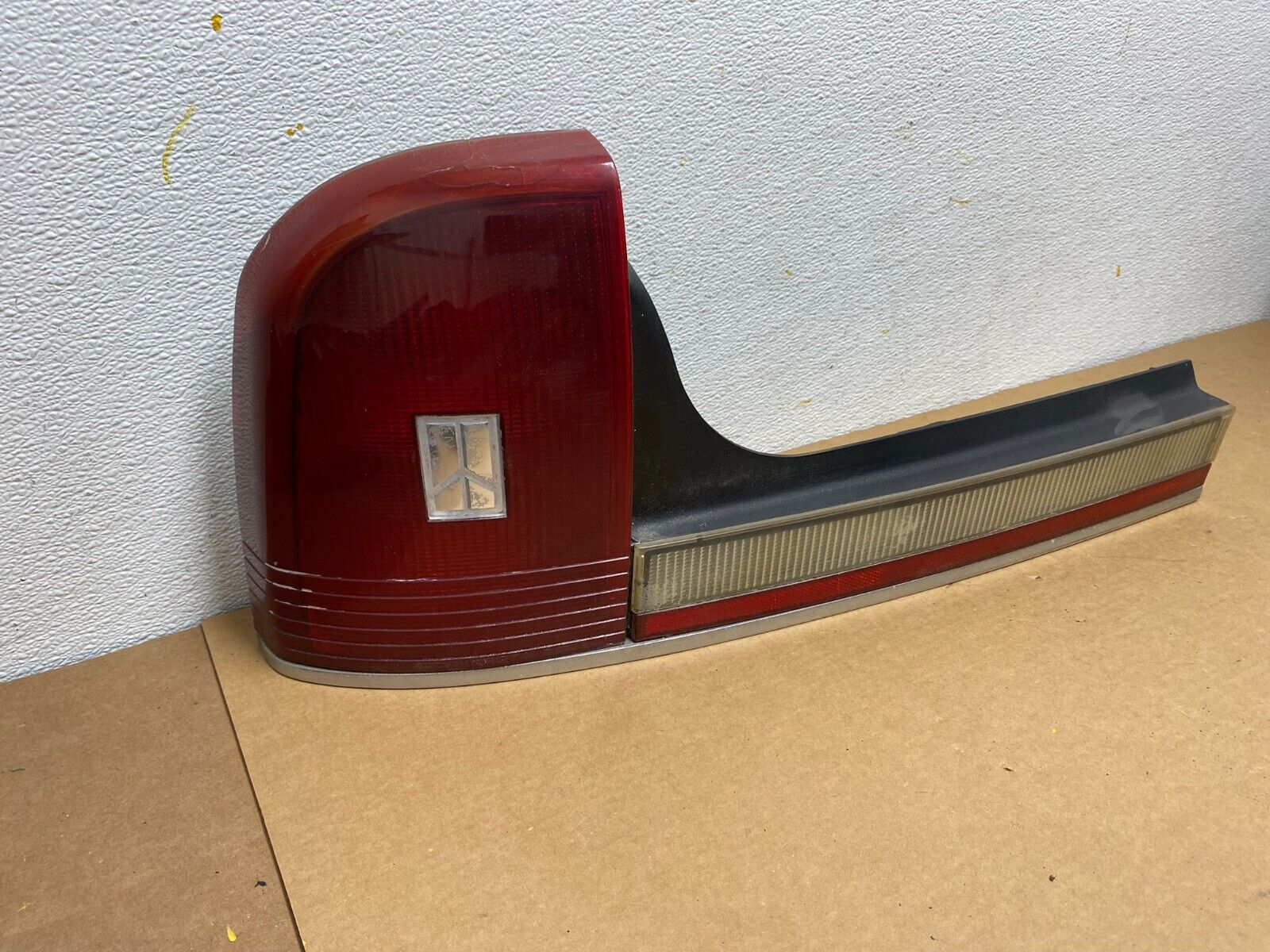 1988 to 1991 Olds Cutlass Supreme Coupe Left Driver Side Tail Light 2321P