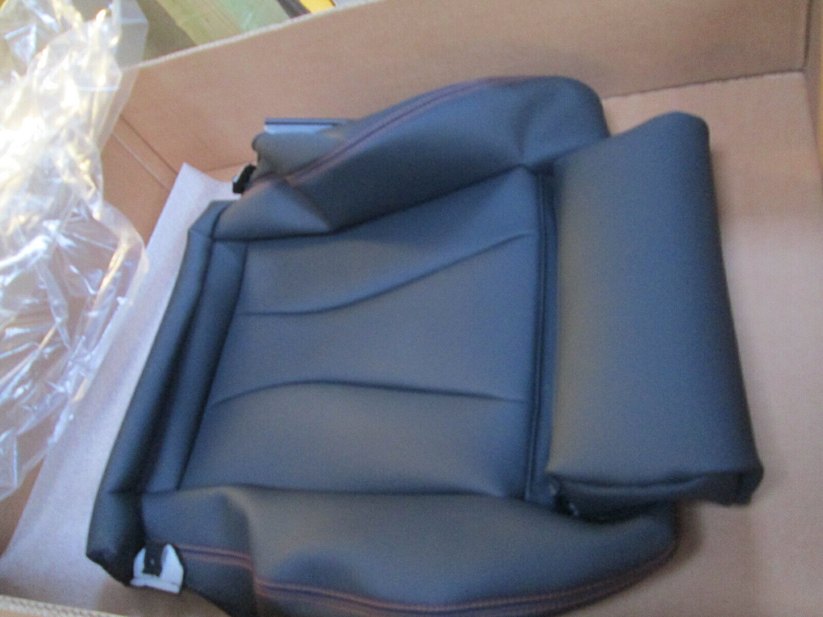 NEW GENUINE AUDI RS3 RIGHT FRONT SEAT BASE COVER LEATHER BLACK 8V0881406KMDG