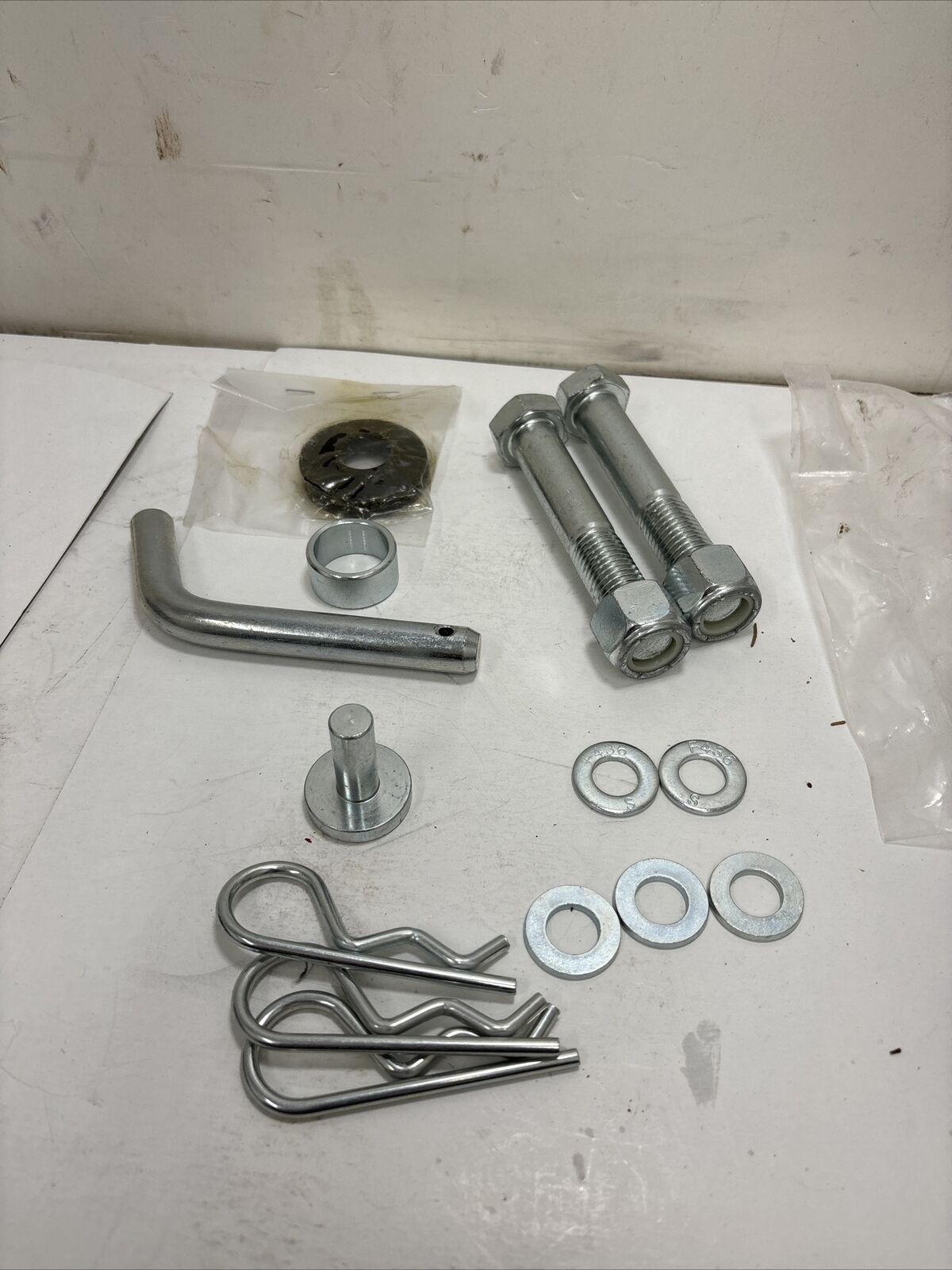 Husky Towing Replacement Hardware Kit 32215/ 32216/ 32217/ 3221. Missing Pieces.