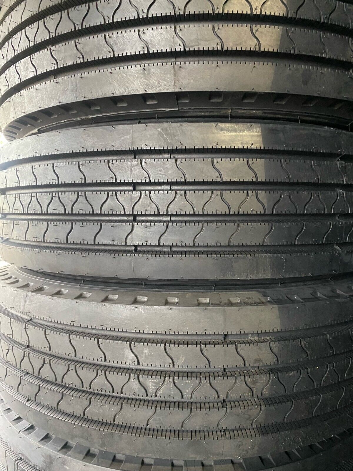 225/70R19.5 (1-TIRE) ROAD CREW TB STEER - 128/126M STEER ALL POSITIONS TIRE