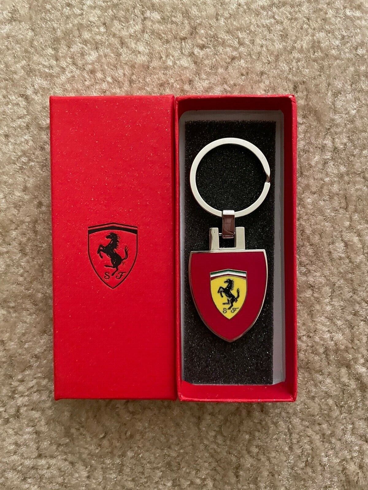New Genuine Ferrari Metal Red Shield Scudetto Key ring