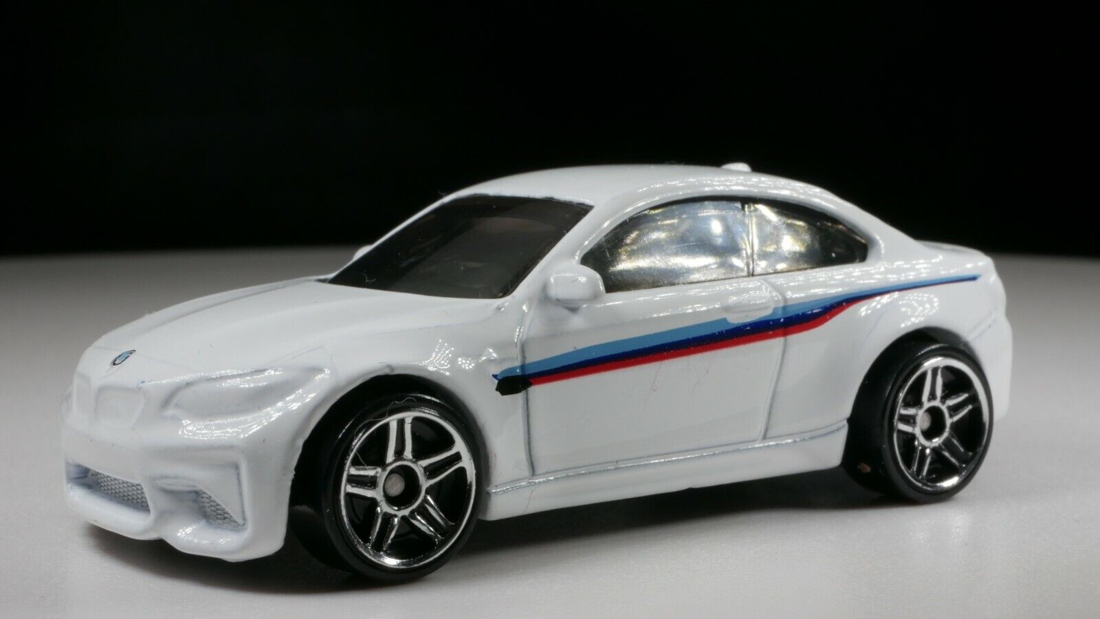 BMW M2  1:64 SCALE  DIECAST COLLECTOR  MODEL CAR