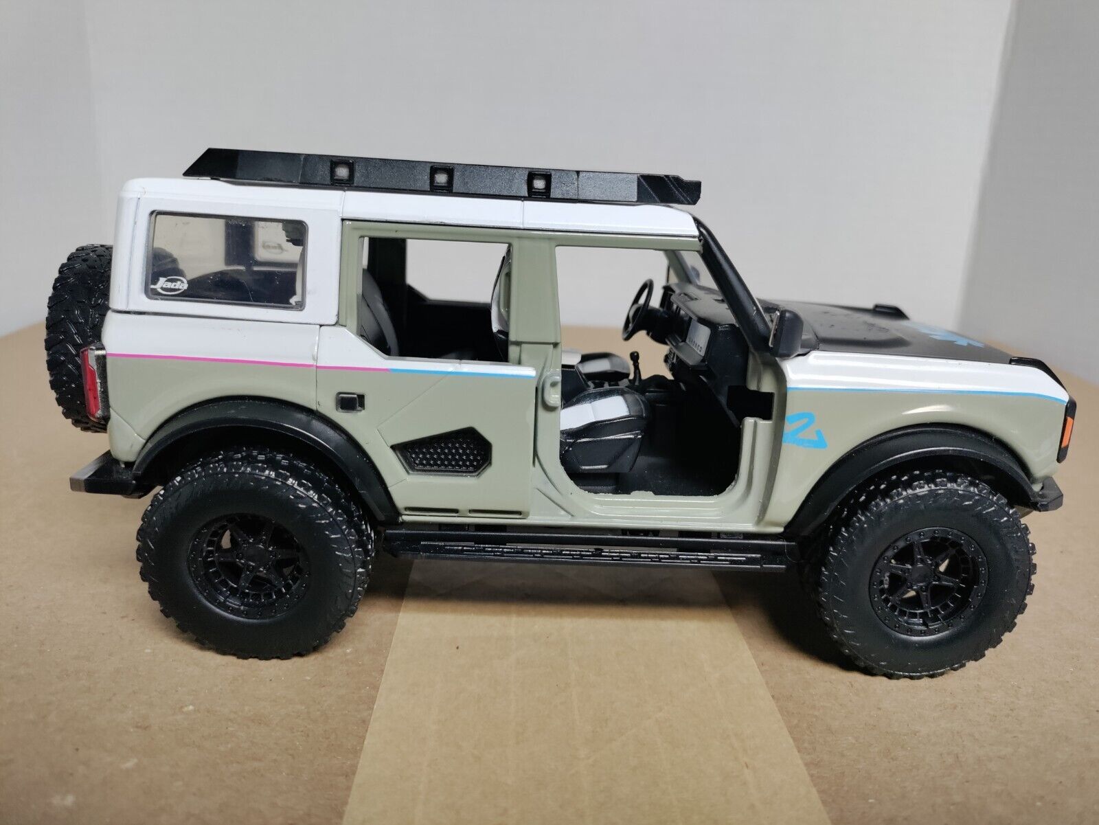 2021 Ford Bronco Gray and White with Matt Black Hood with Roof Rack \