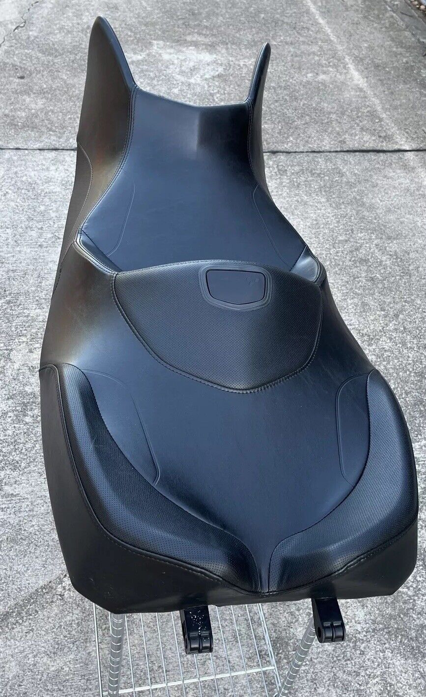Can-am Spyder RT SE6 Seat OEM Part# 708002541 | fits 2010-2019 Models