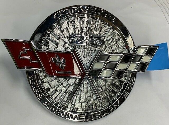 *NOS Corvette 25th Anniversary Nose Emblem 472717 GM 472717