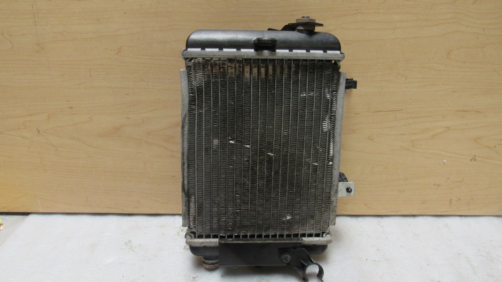 2004-2009 AUDI RS4 / S4 LEFT DRIVER AUXILIARY RADIATOR OEM ORIGINAL A-9402