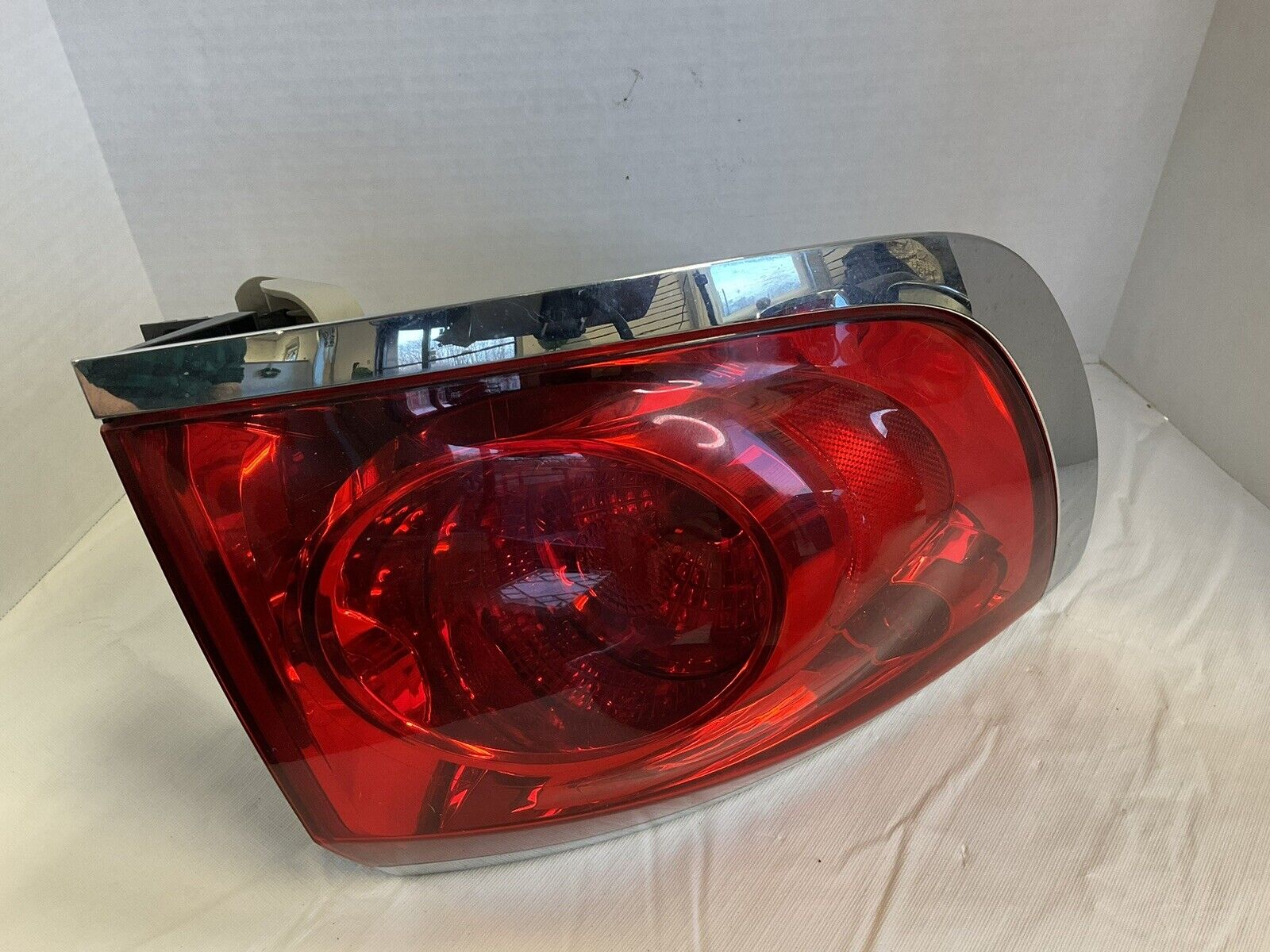 2008-2012 Buick Enclave Driver Left Side Tail Light Taillight Oem