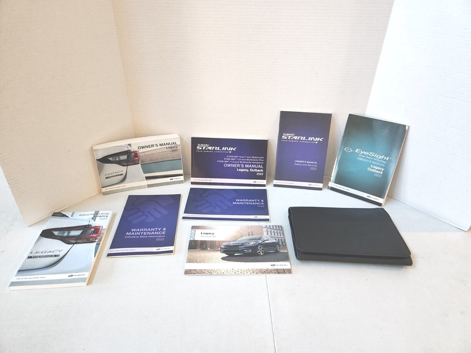 2022 SUBARU LEGACY OWNERS MANUAL BOOK SET WITH CASE  