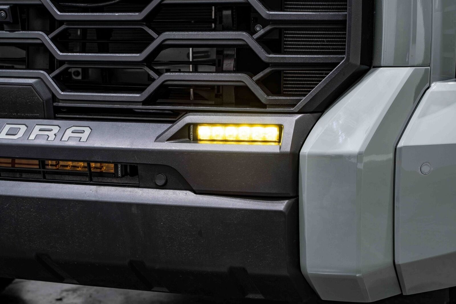 SS6 SAE Amber LED Fog Light Kit for 2022-2023 Toyota Tundra Diode Dynamics