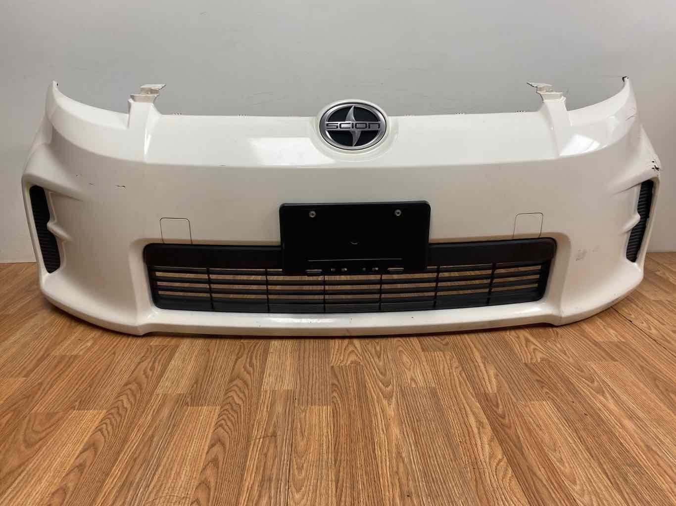 Front Bumper Assy w/o Fog Lamps White 5211912959 Fits 08-15 SCION XB See Damage