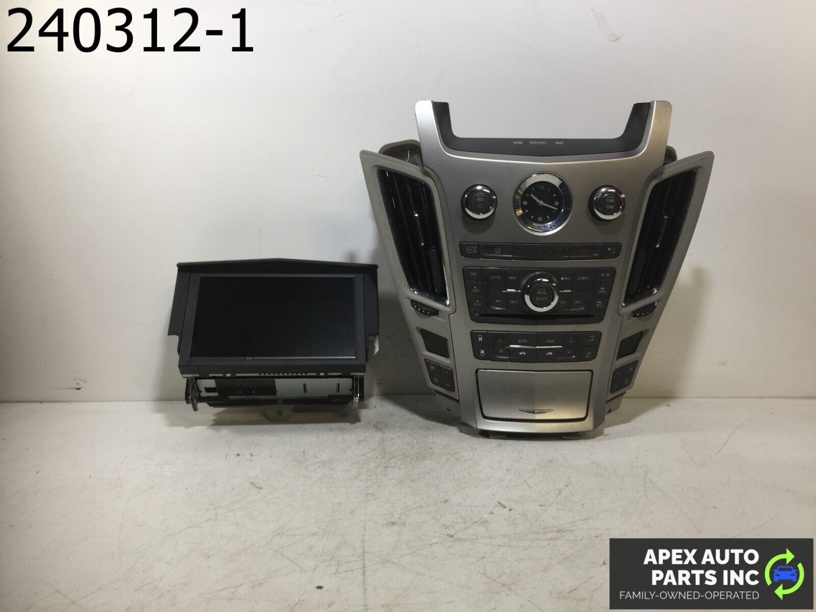 OEM 2010 Cadillac CTS Climate Control XM Radio CD AUX Player Panel 25960565