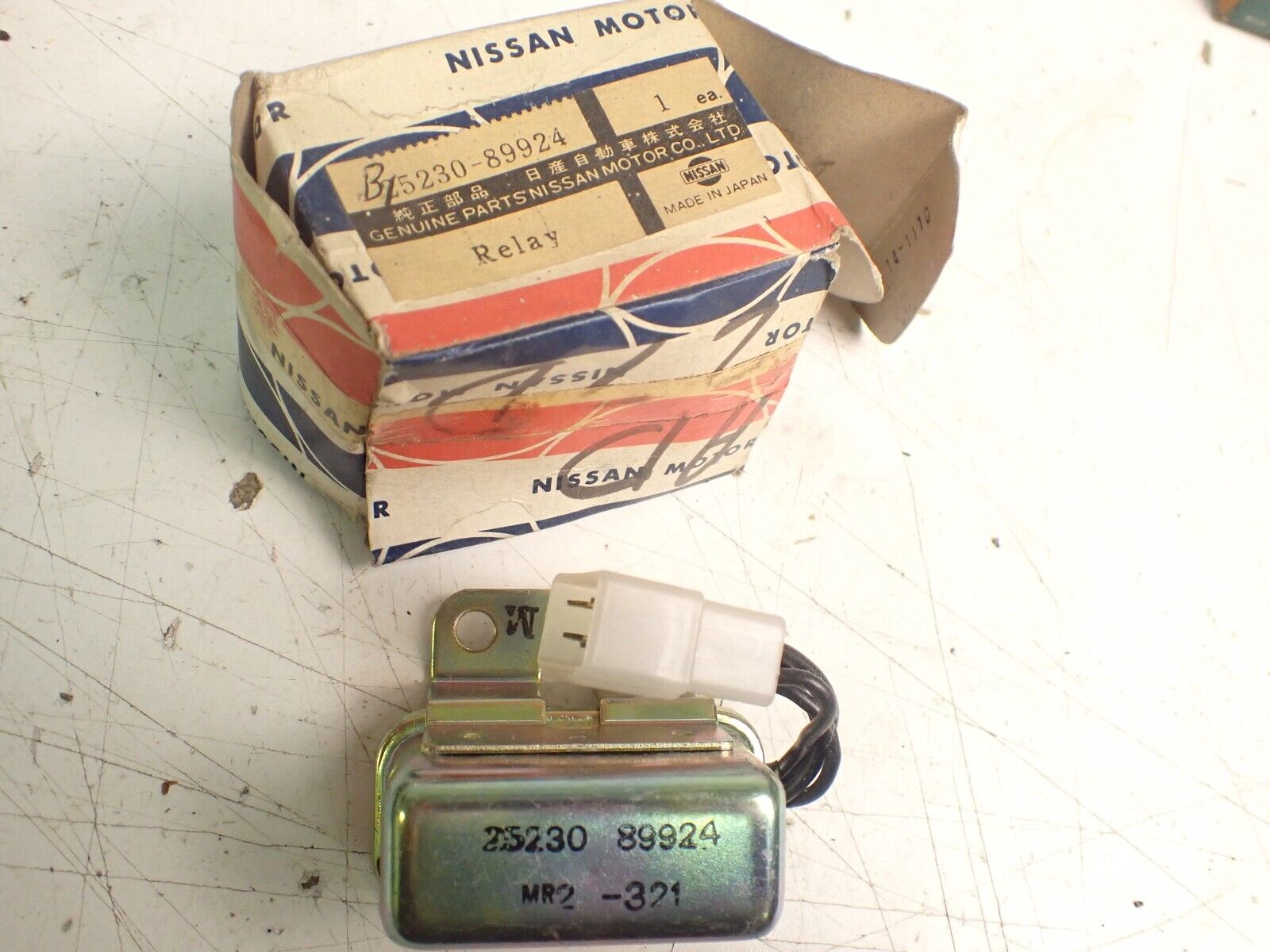 NOS Datsun / Nissan 1969 - 1981 Horn / Heater Relay Part # 25230-89924