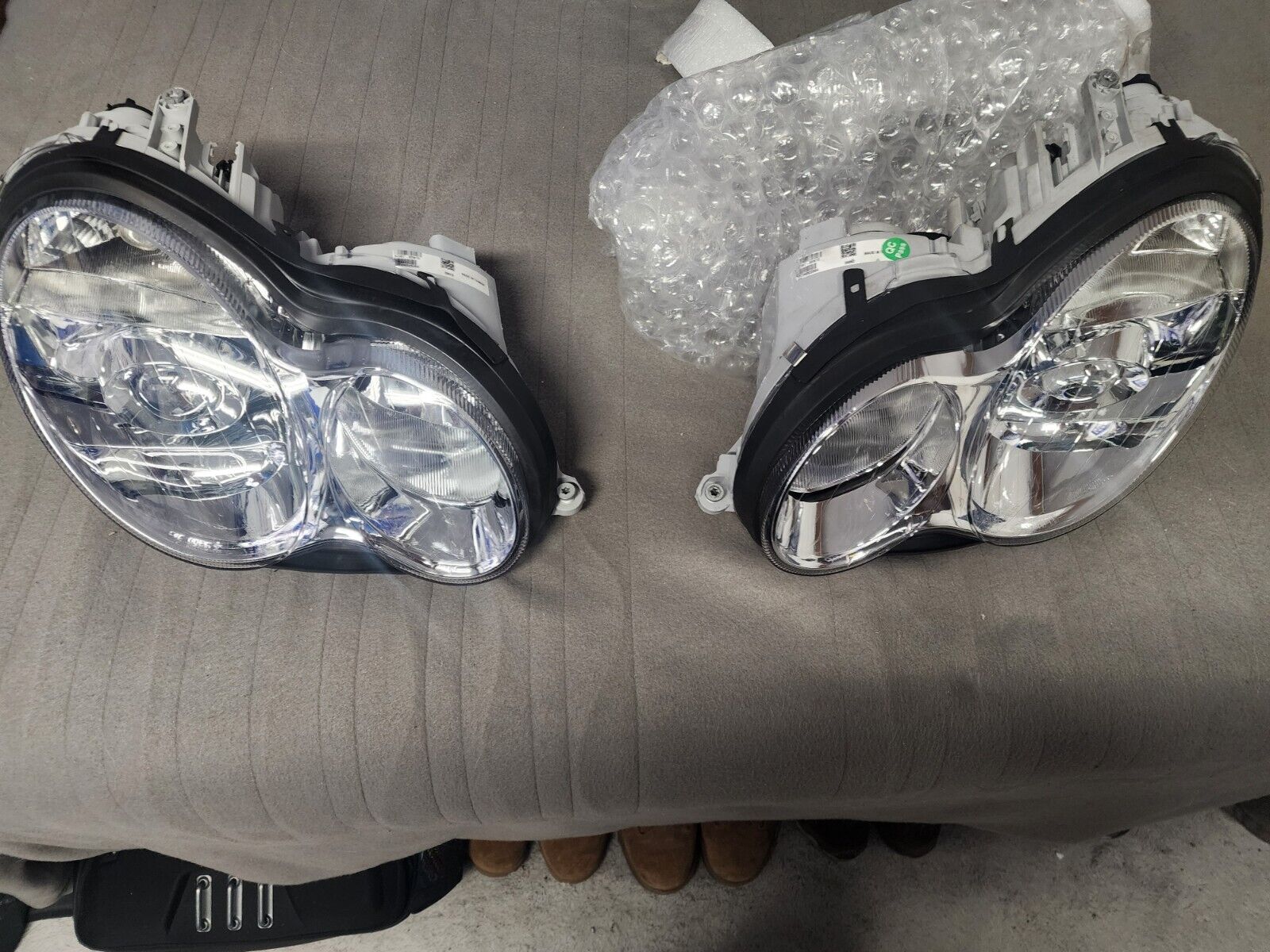 01-07 Mercedes C Class headlight assembly L & R *DESCRIPTION HAS FITMENT*