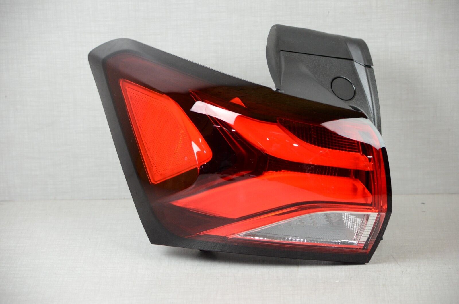 Perfect 2022-2023 Chevrolet Chevy Equinox LED Taillight Left LH Outer OEM Light