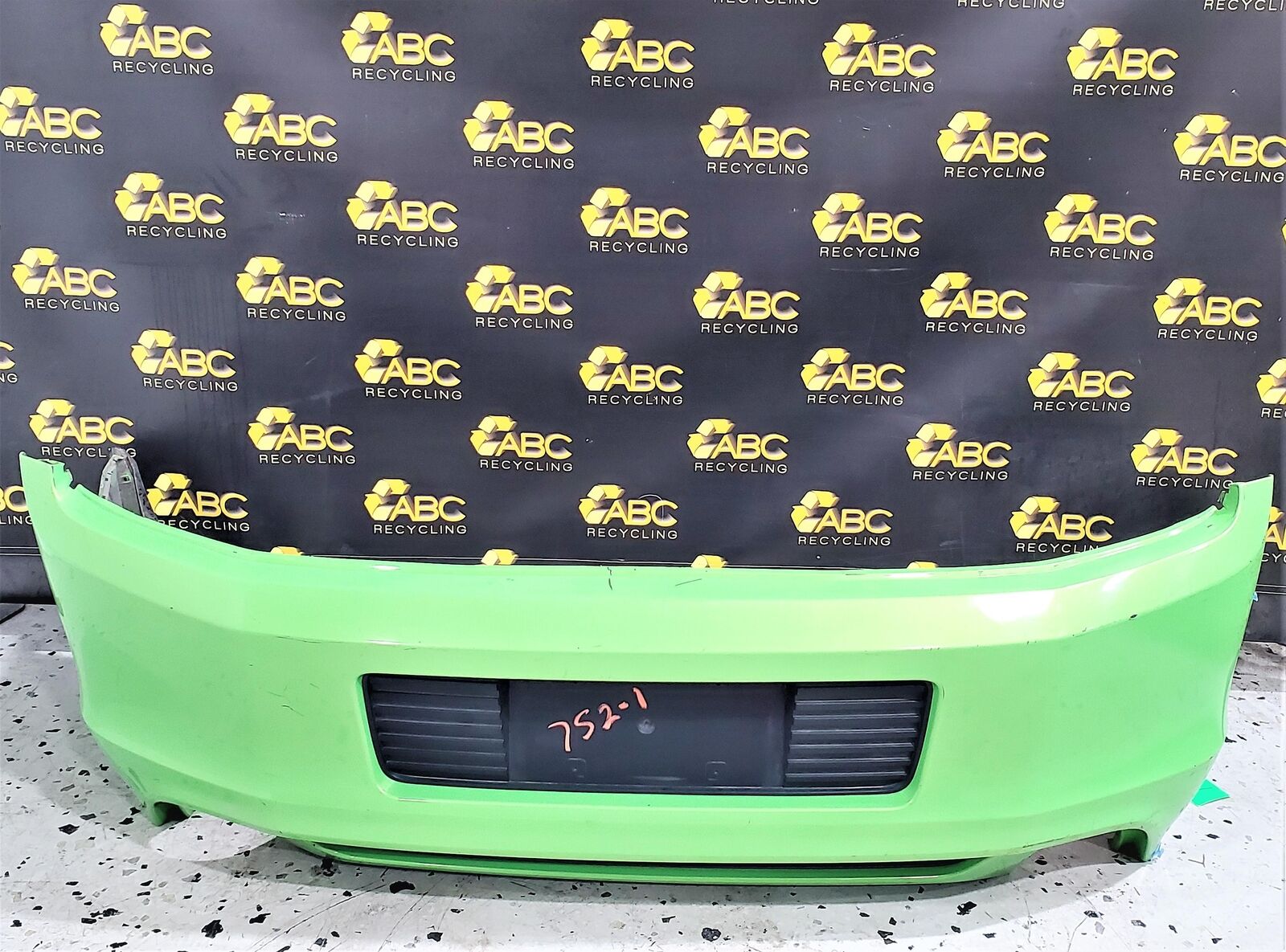 2013-2014 Ford Mustang GT Rear Bumper Assembly W/O Park Assist Green Envy