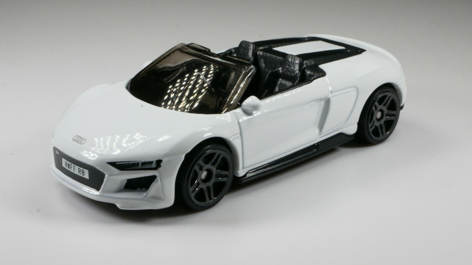 2019 Audi R8 Spyder Convertible  1:64 SCALE  DIECAST COLLECTOR  MODEL CAR