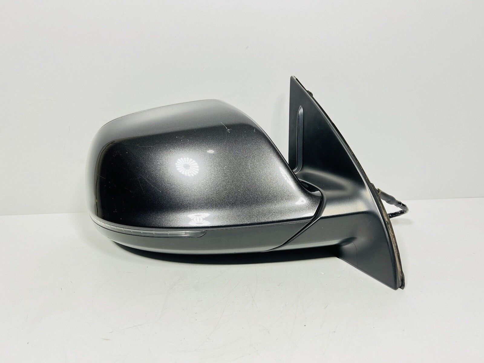 2009-2014 Audi Q5 Right Passenger Side View Mirror Used OEM. W Blind Spot