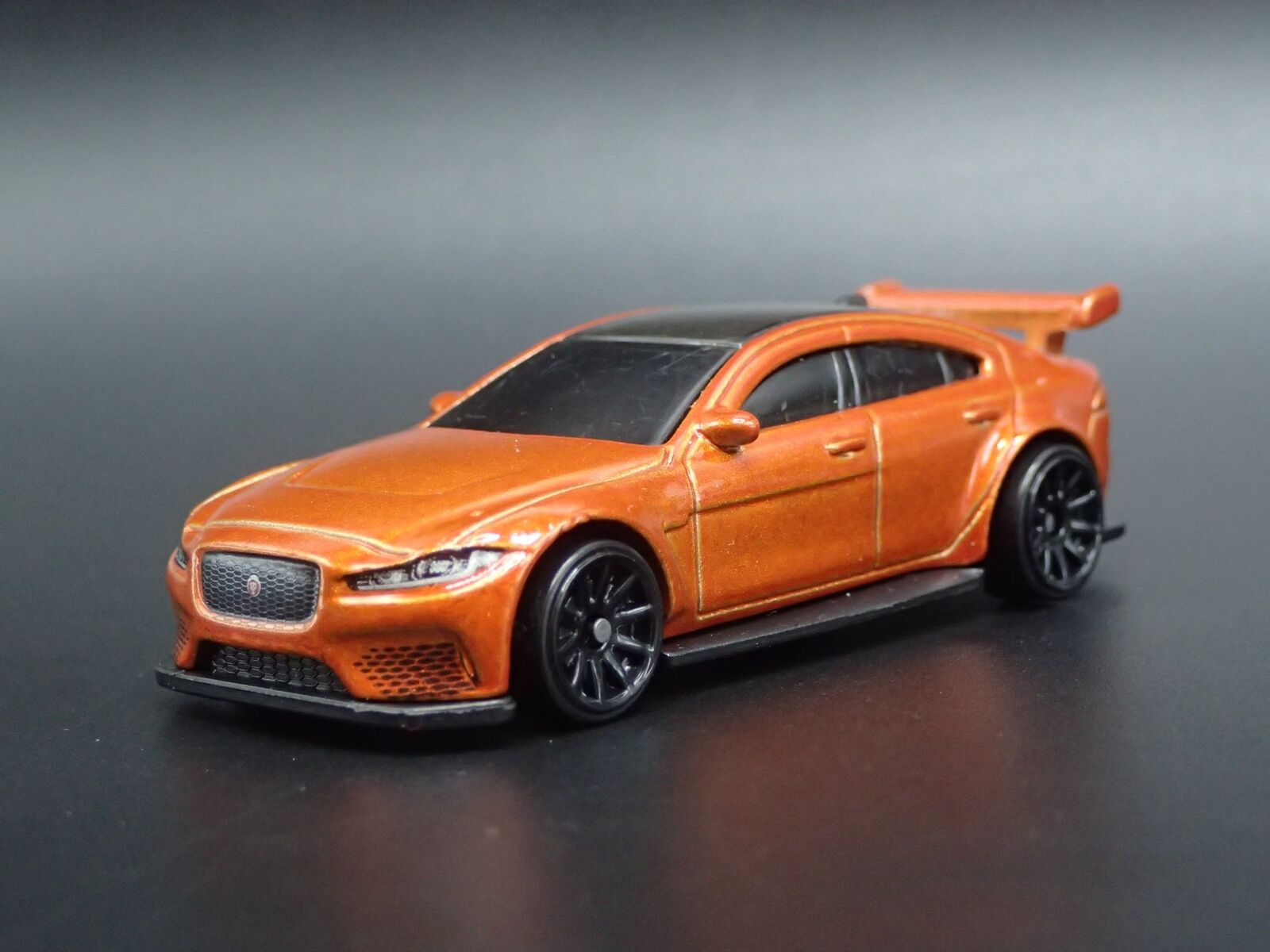 JAGUAR XE SV PROJECT 8 RARE 1:64 SCALE COLLECTIBLE DIORAMA DIECAST relisted