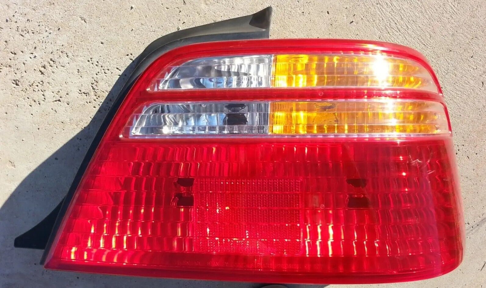 1999-02 Acura RL Right Rear RR RH Passenger\'s Side QTR MTD Tail Light Lamp